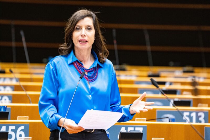 Athens courthouse exterior with journalists covering high profile data breach trial