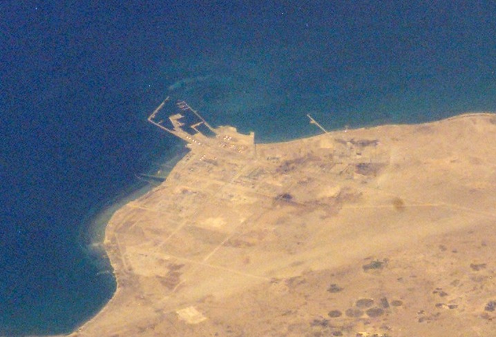 Ras Laffan LNG facility in Qatar on fire after missile strike with smoke and flames